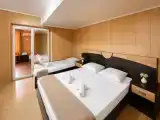 Пятиместный номер Стандарт с 2 комнатами с балконом