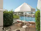 Номер Swim-Up семейный Стандарт с видом на бассейн
