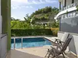 Трёхместный номер Swim Up Superior с видом на сад