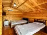 Трёхместный коттедж с балконом