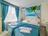 Четырёхместные апартаменты с красивым видом из окна