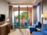 Люкс Deluxe с красивым видом из окна