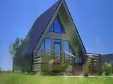 Коттедж с балконом и с красивым видом из окна