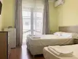 Трёхместный номер Стандарт с балконом