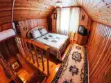 Коттедж с балконом и с красивым видом из окна