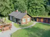 Дом Уютный Стандарт с красивым видом из окна
