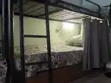 Кровать в общем номере (мужской номер)