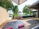 Двухместная вилла с бассейном Beachfront