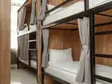Кровать в общем номере (мужской номер)