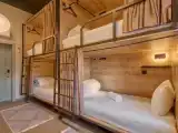 Кровать в общем номере (женский номер)