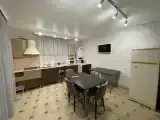 Коттедж с 4 комнатами с балконом