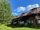 Коттедж с 2 комнатами с балконом и с красивым видом из окна