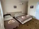 Трёхместный номер Комфорт с балконом