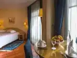 Двухместный номер Стандарт с частичным видом на море