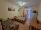 Трёхместный номер Эконом с балконом