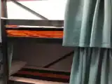 Кровать в общем номере (мужской номер)