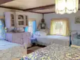 Шестиместный коттедж с красивым видом из окна