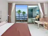 Номер Premium с балконом и с видом на море