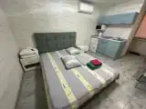 Студия с видом на город