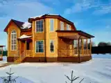 Семейный коттедж с красивым видом из окна