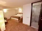 Трёхместный номер Комфорт (Без окна)
