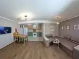 Студия с красивым видом из окна