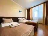 Трёхместный номер (Главный корпус) Комфорт с балконом и с красивым видом из окна