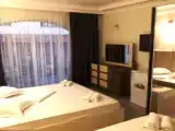 Трёхместный номер Комфорт с балконом и с видом на город