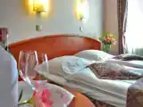 Четырёхместный номер Deluxe с балконом и с красивым видом из окна