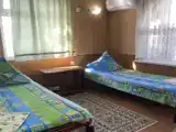 Трёхместный люкс Стандарт с балконом и с видом на внутренний двор