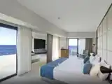 Люкс Corner с балконом и с видом на море
