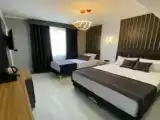 Трёхместный номер Deluxe с красивым видом из окна
