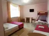 Пятиместный семейный номер Стандарт с балконом и с видом на внутренний двор