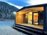 Четырёхместный коттедж с красивым видом из окна