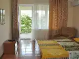 Трёхместный полулюкс с красивым видом из окна