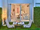 Двухместная студия люкс Garden Pool Access с балконом