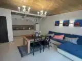 Коттедж с 2 комнатами с красивым видом из окна