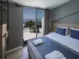 Люкс с балконом и с красивым видом из окна