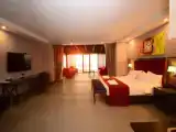 Четырёхместный люкс Luxury с балконом и с видом на море