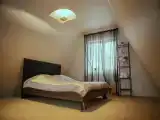 Коттедж с балконом и с красивым видом из окна