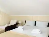 Трёхместный номер Стандарт с балконом и с видом на город