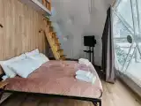 Глэмп (Купольный домик) с красивым видом из окна