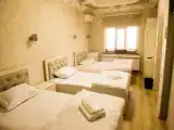 Трёхместный номер Superior с балконом и с видом на город