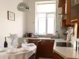 Шестиместные апартаменты Комфорт с балконом и с красивым видом из окна