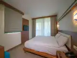 Семейный номер Large с балконом и с видом на сад