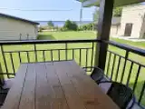 Четырёхместный коттедж Семейный с красивым видом из окна