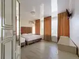 Трёхместный номер Стандарт с балконом и с видом на город