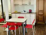 Студия с видом на город