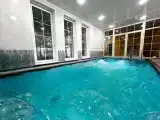 Коттедж с красивым видом из окна