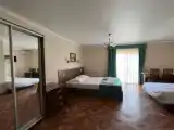 Четырёхместный номер Стандарт с балконом и с красивым видом из окна